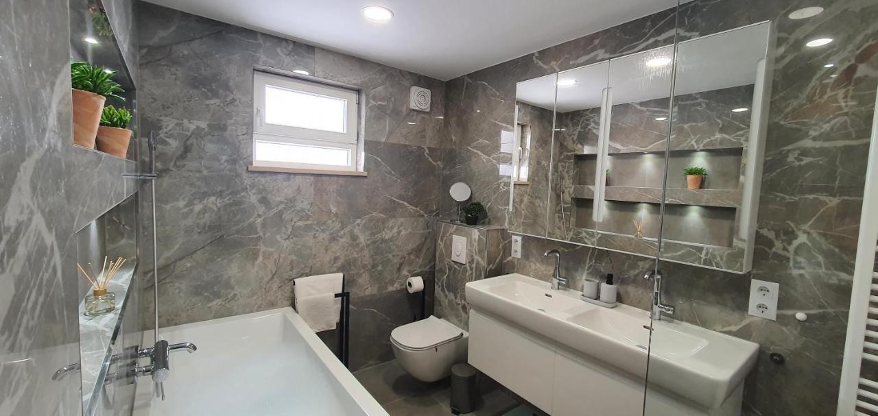 Aquamarine Deluxe Apartment ドゥブロブニク エクステリア 写真