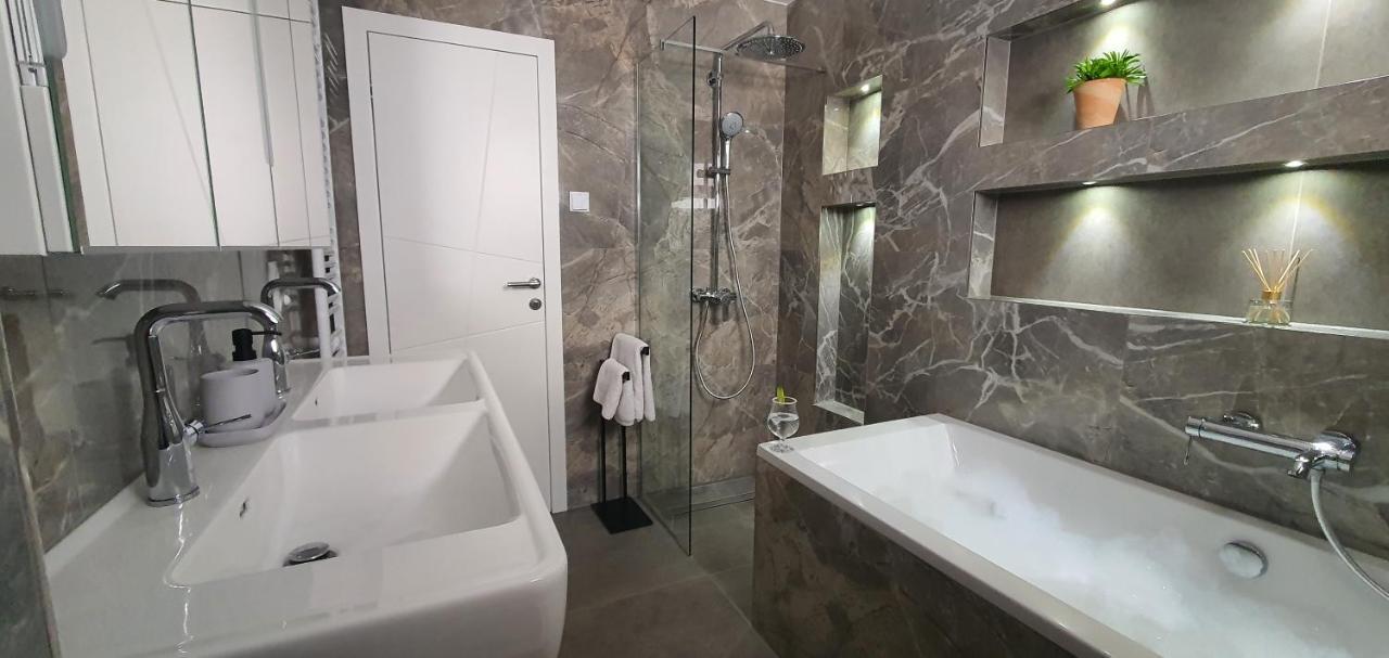 Aquamarine Deluxe Apartment ドゥブロブニク エクステリア 写真